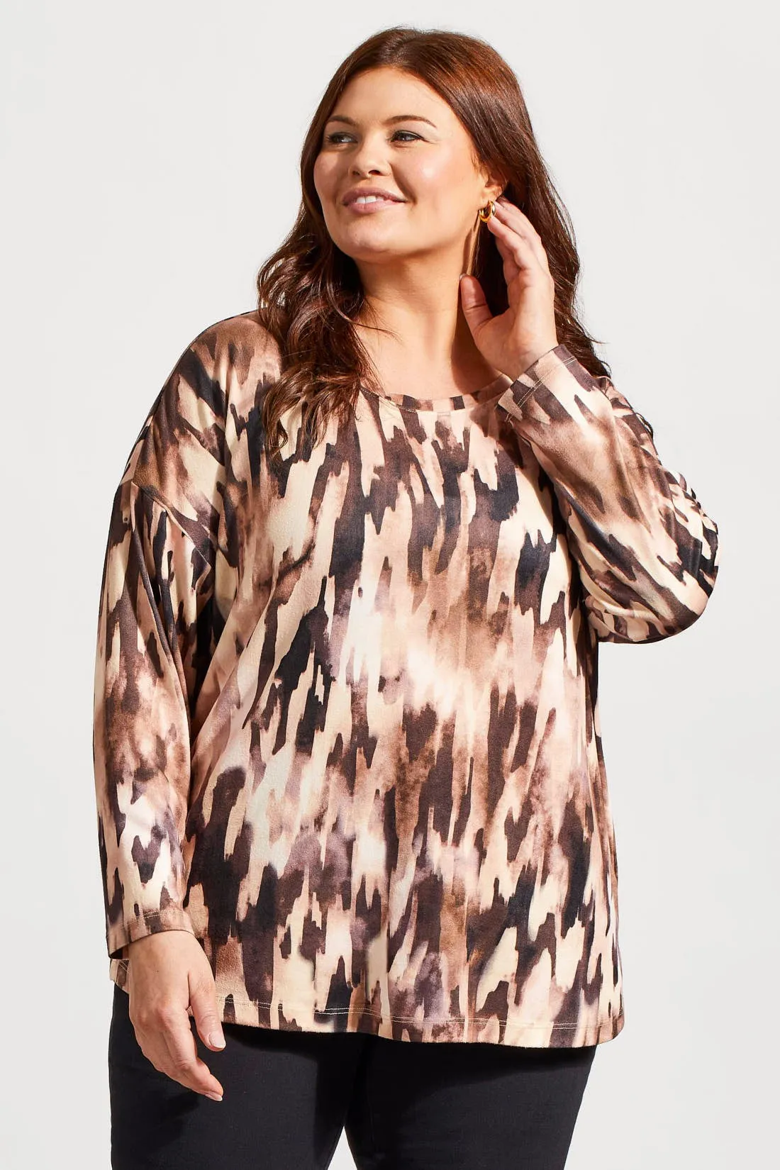 SOFT PRINTED CREW NECK TOP WITH CURVED HEM-Tan